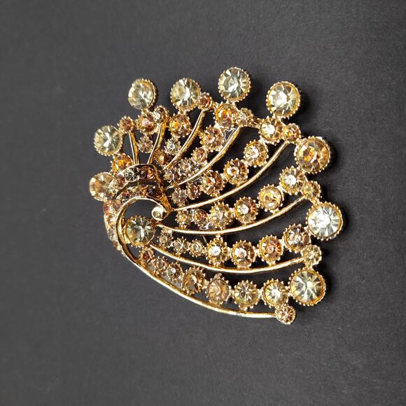 B. S. K. Mid-Century Modern Brooch, Jonquil Topaz Rhinestones, 1950s Vintage - Picture 5 of 10